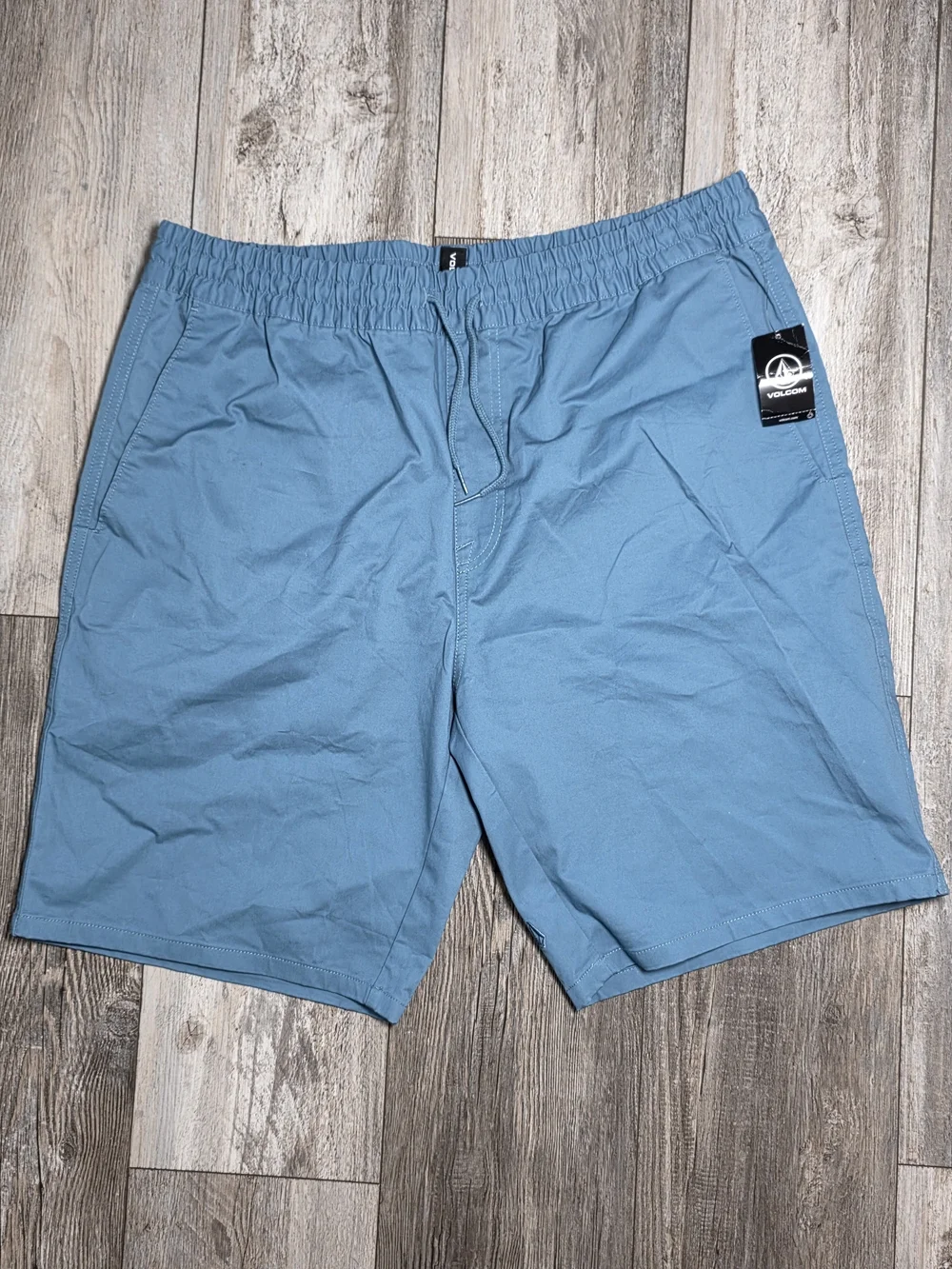 Volcom Men's Cleaver Elastic (EW) Streatch Flat Front Shorts Sz XL *NWT